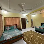 Allofus Guestroom